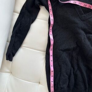 Ann Taylor LOFT 100% Cashmere Black V-Neck Sweater